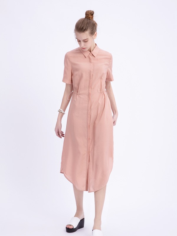 将优雅风格穿出来 可之馨女装为你打造