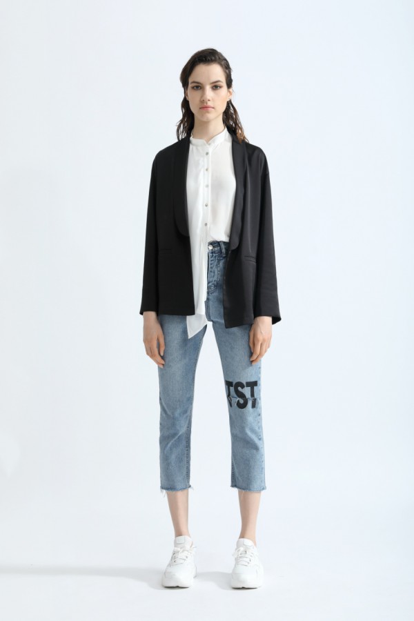 初秋流行的丹比奴小西装备起来 帅气girl非你莫属!