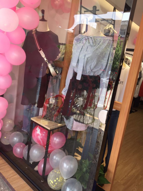 恭喜阿莱贝琳山东日照新店盛大开业!恭祝财源滚滚!