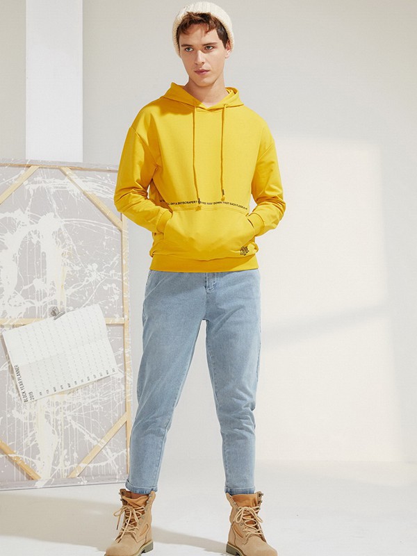 色彩幻想季 秋日呈现独具一格的穿搭风格