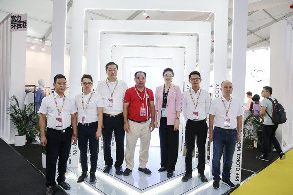 富力·环贸港携众多原创品牌亮相CHIC秋季展成全场焦点