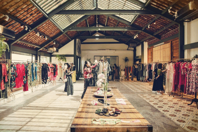 香莎2020春夏新品发布会 延续品牌优雅经典的花卉艺术设计理念