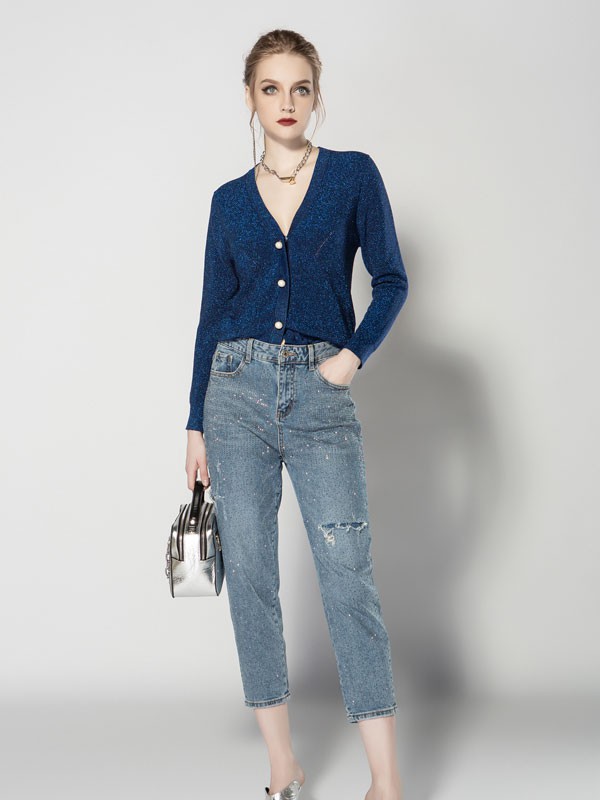 初秋牛仔裤配什么衣服好看 毛衣配什么颜色牛仔裤好看