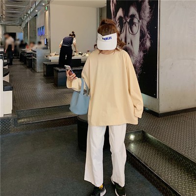 黄色T恤搭配什么裤子好看