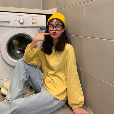 黄色T恤搭配什么裤子好看