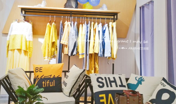 热烈祝贺艾丽哲女装在福建新店盛大开业!