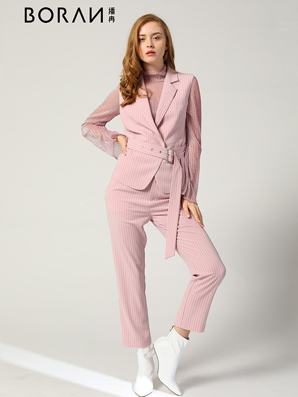 打破陈规西装 讲时尚进行到底