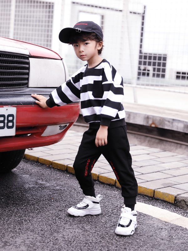 男孩子初秋搭配 穿出帅气时尚