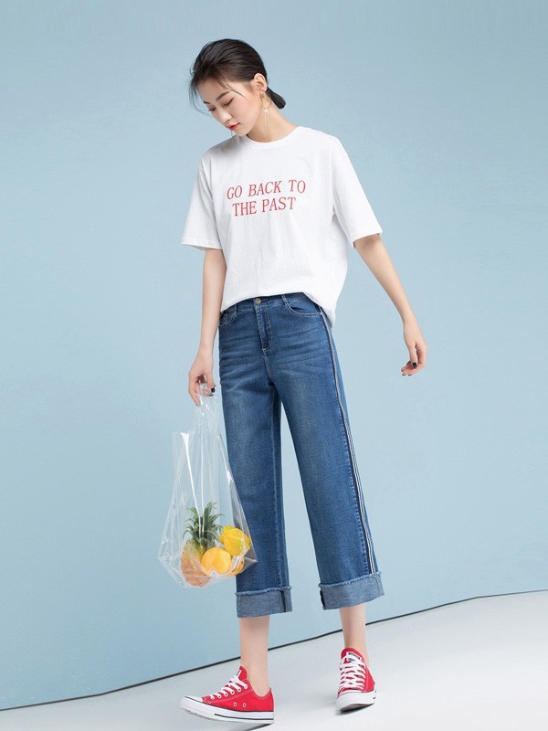 简约休闲裤装穿搭 领秀带你领略不一样的风采