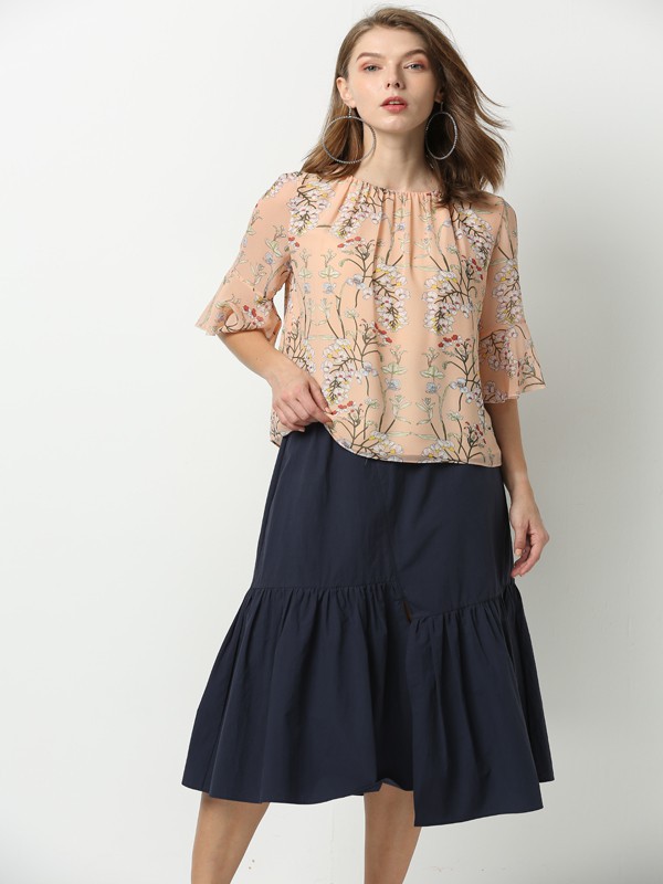 怎么运用简约单品打造出众造型 扣扣提升女性衣品