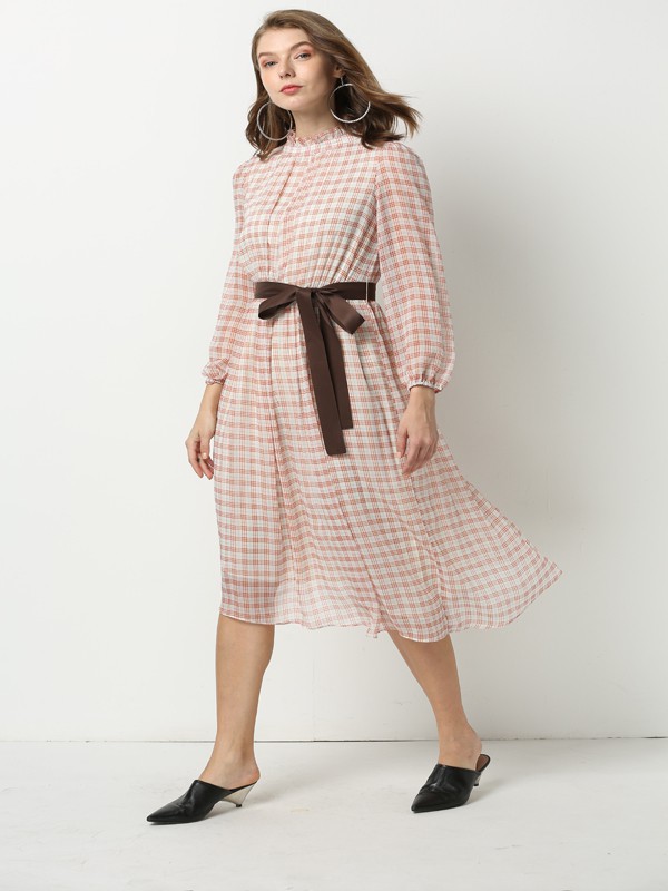 怎么运用简约单品打造出众造型 扣扣提升女性衣品