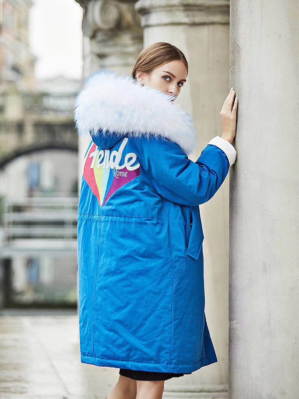 挑对羽绒服温暖一整个冬季 get温度与风度兼具的穿搭技巧