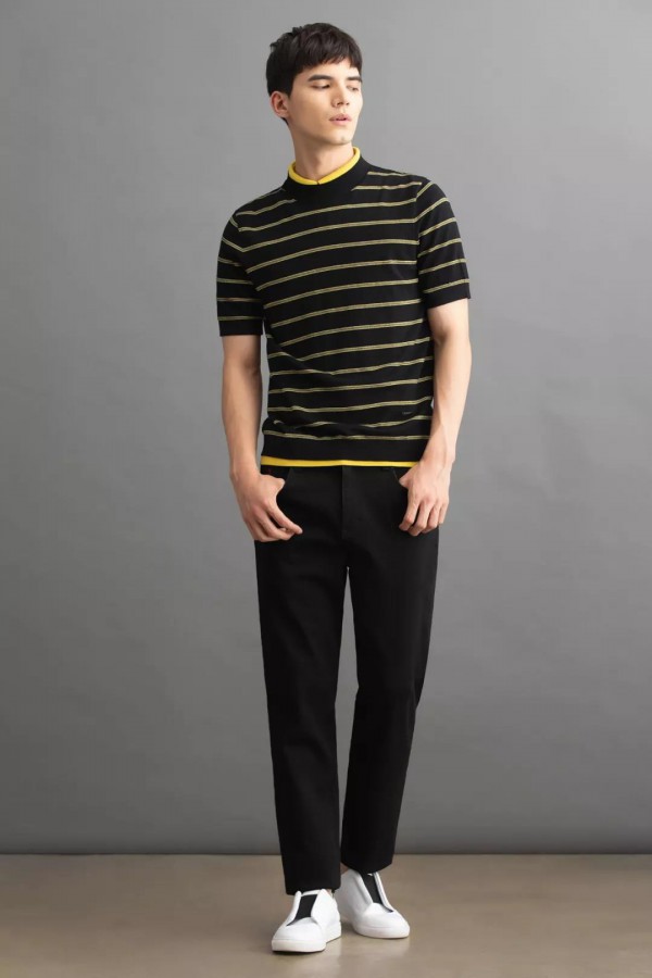 去旅游装哪些衣服 男生出差旅行箱里的衣服