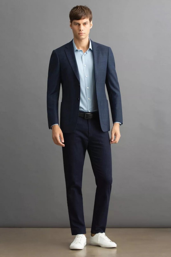 西装怎么搭配不显老 西装不单调搭配技巧