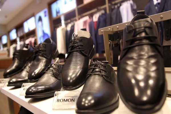 男装店开业 ROMON罗蒙新零售南阳方城店盛大开业