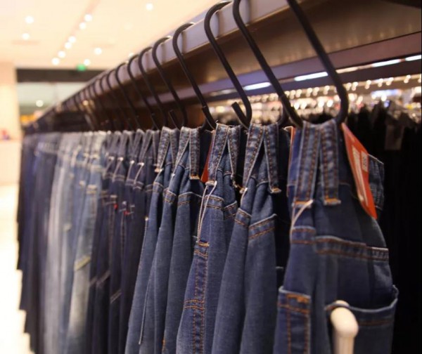 男装加盟哪家强 罗蒙新零售上海徐家汇华泾龙湖店盛大开业