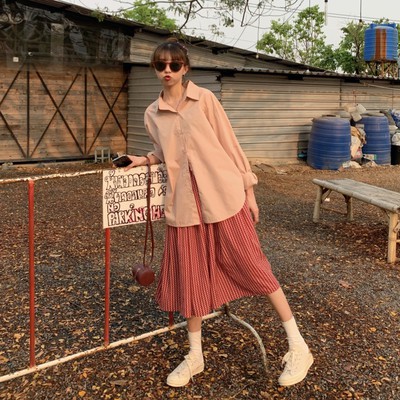 初秋穿搭 让随风起舞的百褶裙承包你的衣橱