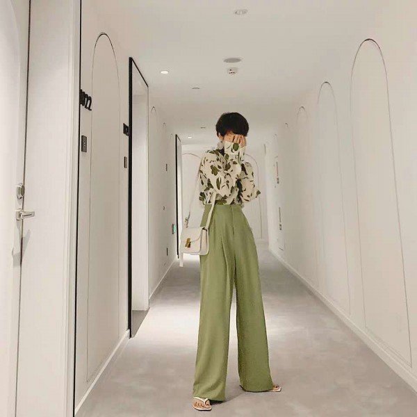 女生怎么穿显腿长 造型中运用什么色系单品更出众