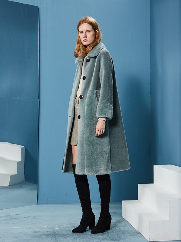 秋冬的大衣有哪些搭配 有哪些黑色的经典大衣