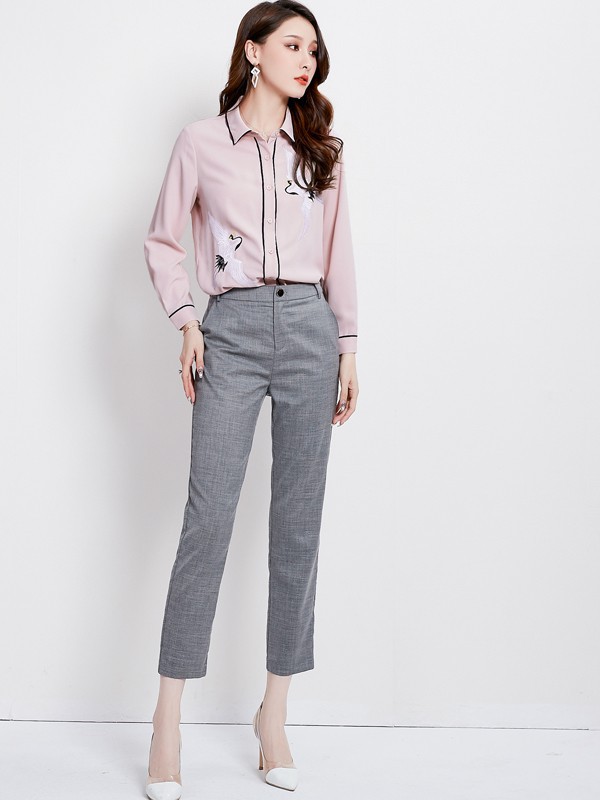 关于秋季的职场穿搭 让你变身气质女神的穿搭技巧是什么