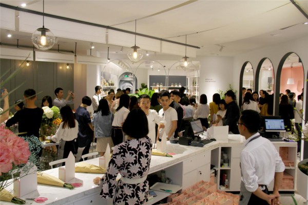 开伊顿贸易37°生活美学实体店前期工作要怎么规划?