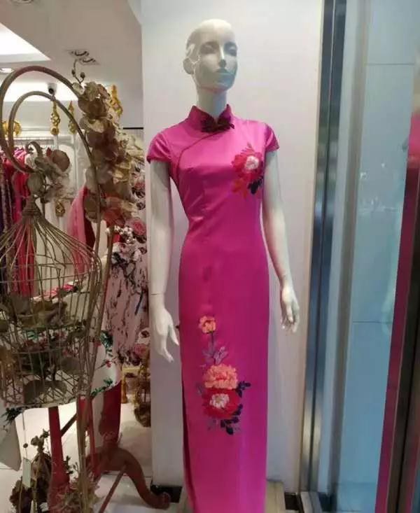 柏盈女装长平新店元旦佳节隆重开业