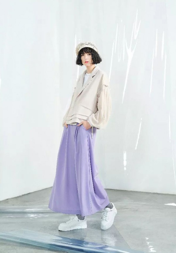 initial女装2020春装新款 跟我一起上太空