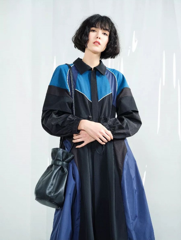 initial女装2020春装新款 跟我一起上太空