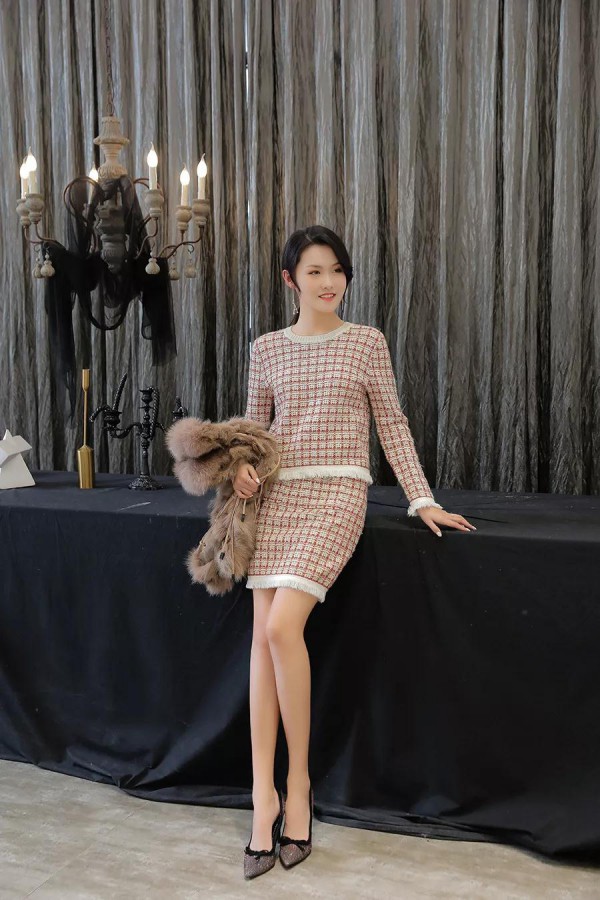 酒会小礼服配什么外套好 皮草配礼服又暖又高级
