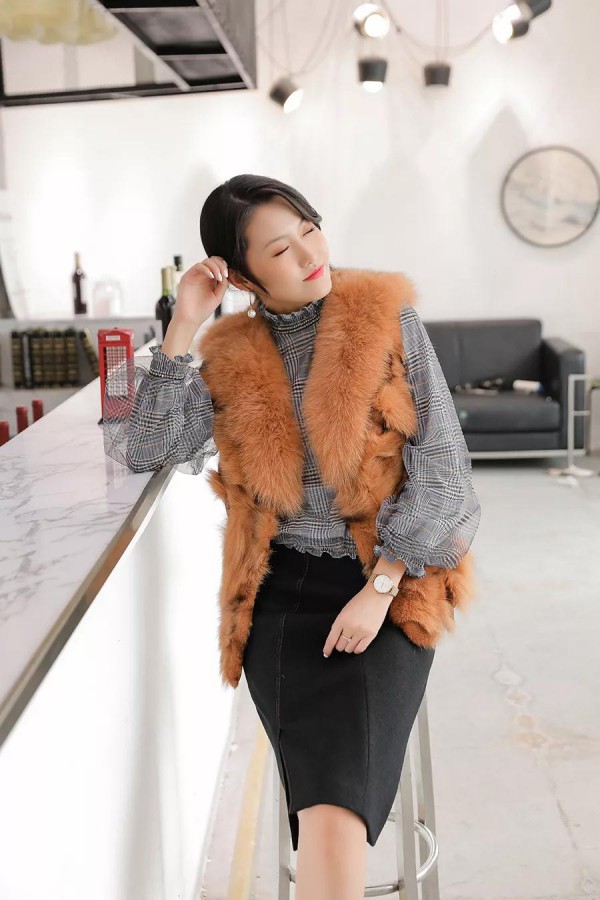 酒会小礼服配什么外套好 皮草配礼服又暖又高级