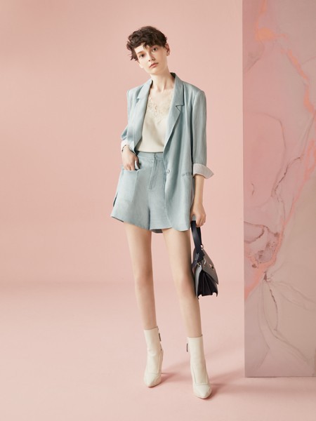 春天穿什么样的衣服比较好看 芮玛女装教你怎么穿