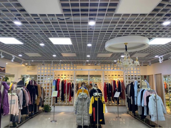 阿莱贝琳品牌尾货库存女装分享加盟要注意的问题