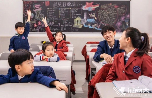 魔都聚首 品牌云集,2020中国校服年度首show,先干为敬