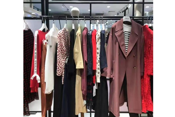 2020年小本投资有哪些项目可以加盟 点占女装带你开启财富之路