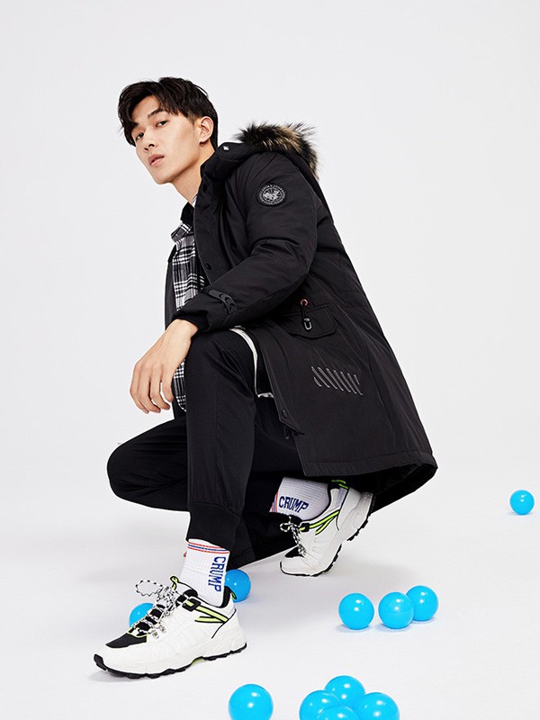 男生有哪些好看的羽绒服搭配 康博男装为你推荐