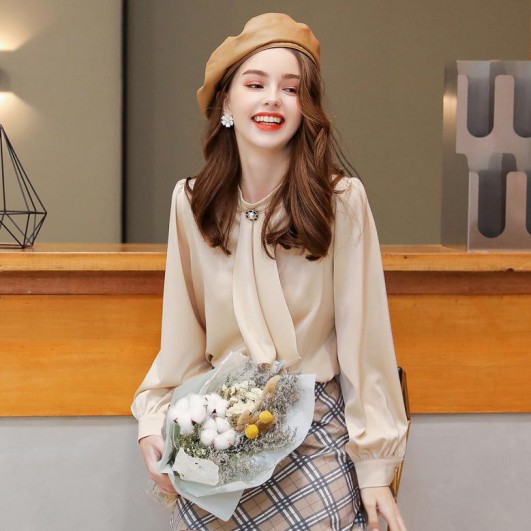 面面精彩处处有型 穿着戈蔓婷品牌女装到哪都是焦点