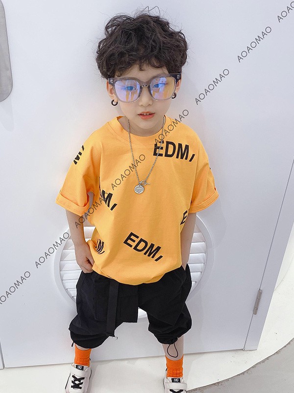 童装店怎样提高进店率?AOAOMAO的这些招你用了吗?