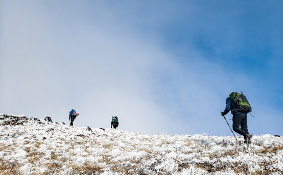 全国持续降温 波司登再伸援手为“寒风中的英雄”送上温暖羽绒服