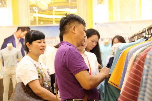 富绅•万众衣心丨2021春夏新品订货会圆满落下帷幕!