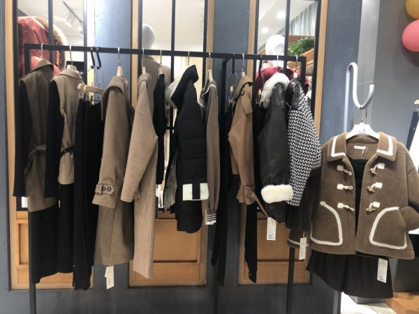 TX曈行女装最新款冬装!你或许见过影子 但是这样的款式你不一定穿过!