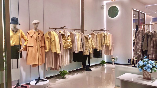 艾丽哲女装重庆万达商场盛大开业!祝开业兴隆!