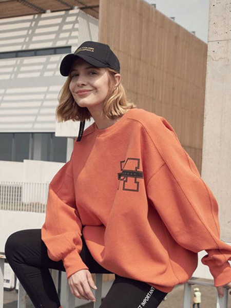 华丹尼时髦穿搭推荐 秋季穿出你的美