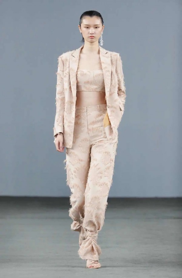 S/S 2021深圳时装周:朗黛国际 | 聚澎湃之活力 启新出发