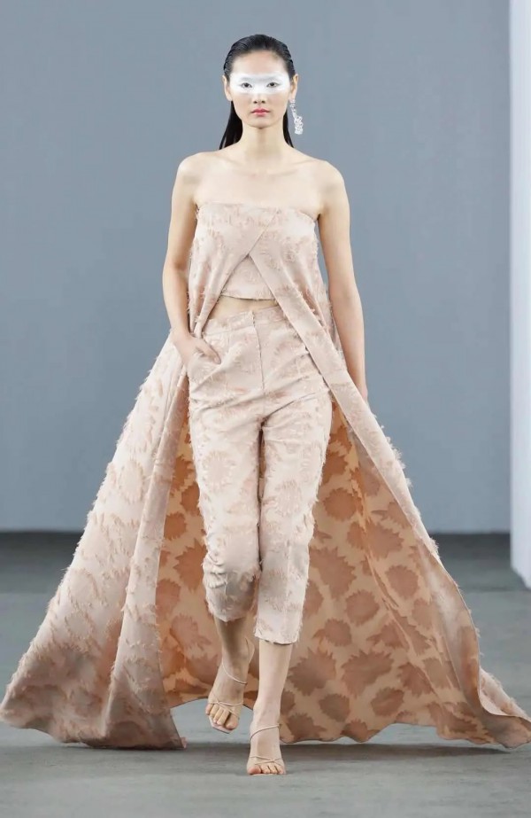 S/S 2021深圳时装周:朗黛国际 | 聚澎湃之活力 启新出发