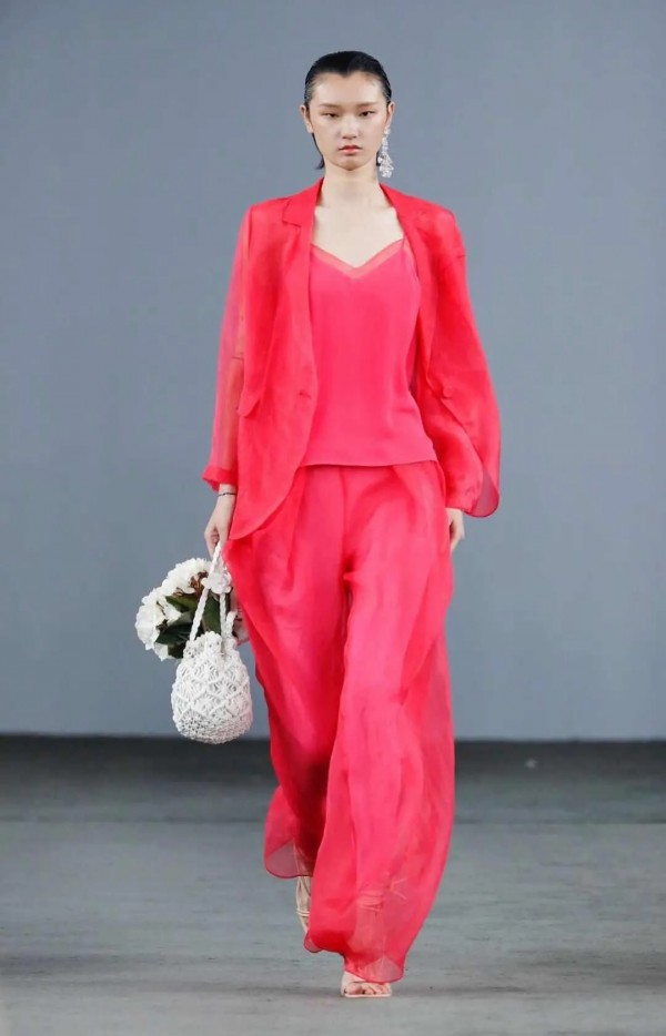 S/S 2021深圳时装周:朗黛国际 | 聚澎湃之活力 启新出发