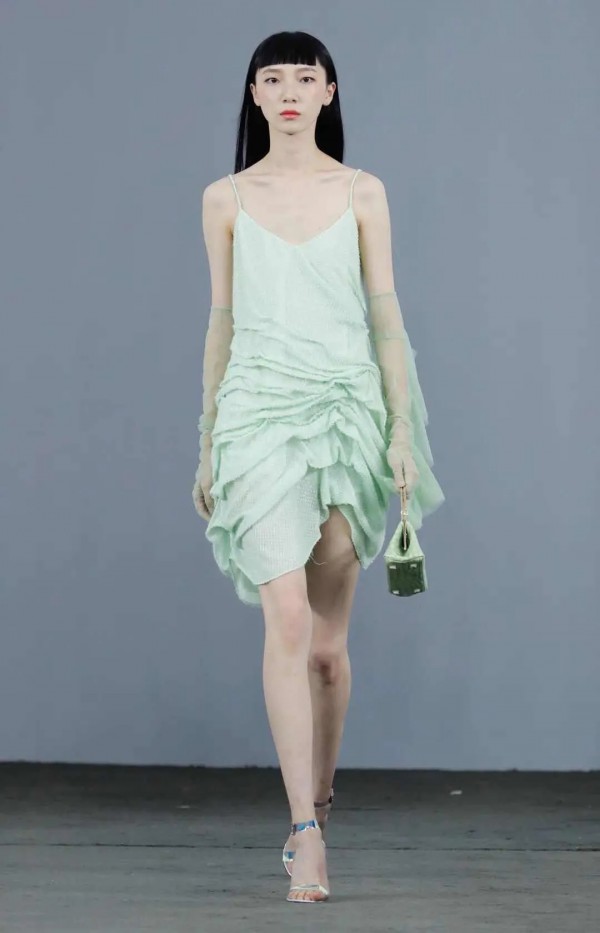 S/S 2021深圳时装周:朗黛国际 | 聚澎湃之活力 启新出发