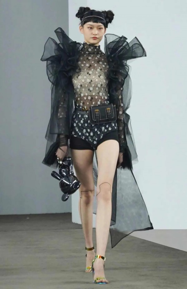 S/S 2021深圳时装周:朗黛国际 | 聚澎湃之活力 启新出发