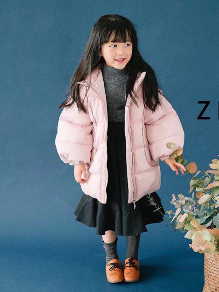 给孩子温暖舒适的秋冬 时髦羽绒服更好穿