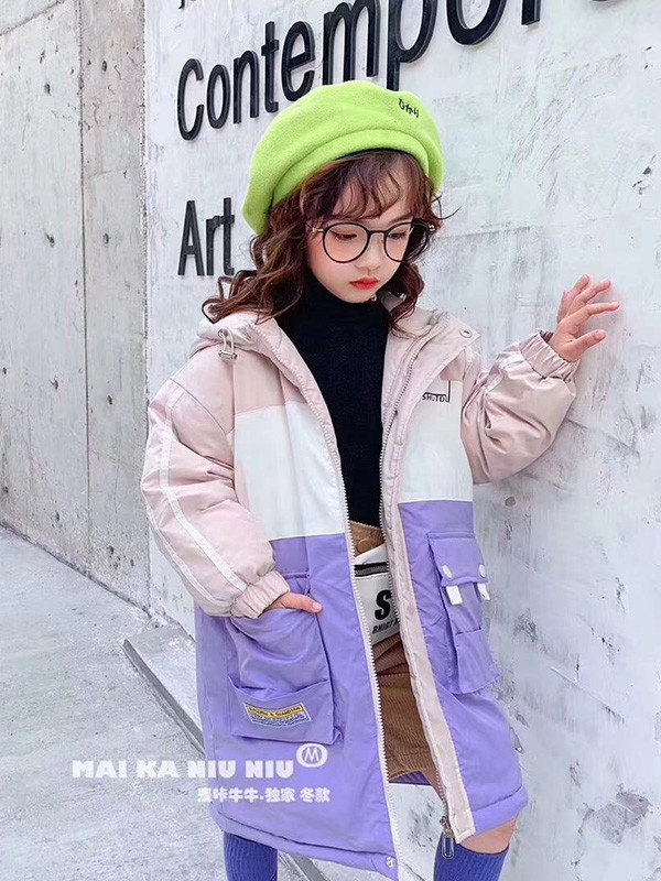 冬季时髦羽绒服 给孩子温暖的穿搭