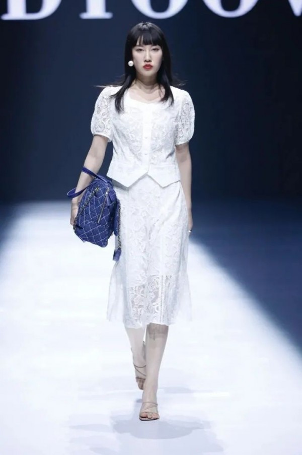 SOODYOOW欧丝蒂雅文女装品牌新品发布